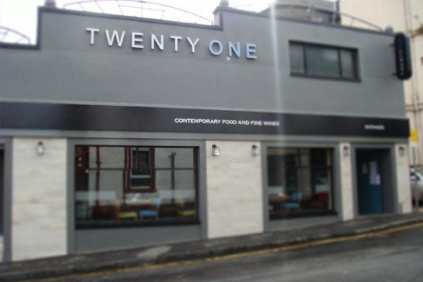 Twenty One RESTAURANT Hamilton23 1